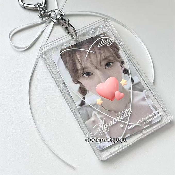 Heart Print Kpop Photocard Holder, Acrylic Photo Card Holder with Metal Keychain, Fits Standard 3-Inch Kpop Cards, Portable ID Badge Holder for Fans Collectible Cards