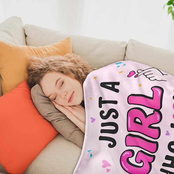 K-Pop Gifts for Teen Girls Women, K-Pop Music Throw Blanket, Christmas Day Gift for Kpop Fan, Just a Girl Who Loves Kpop